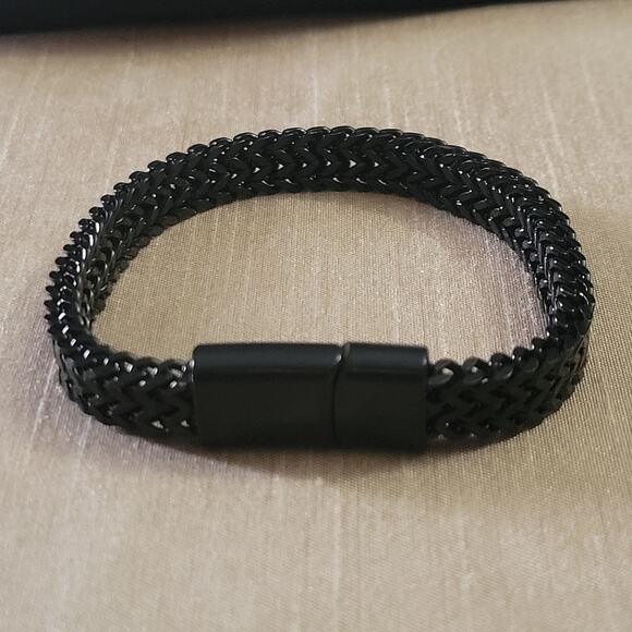 Black stainless steel chunky 8×4mm mesh bracelet with magnetic slide clasp - Picture 1 of 4